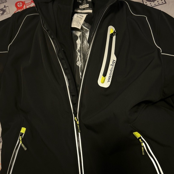 Brand new coat for sale never been worn - Picture 3 of 4